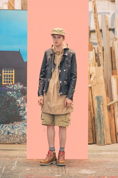 Look 28